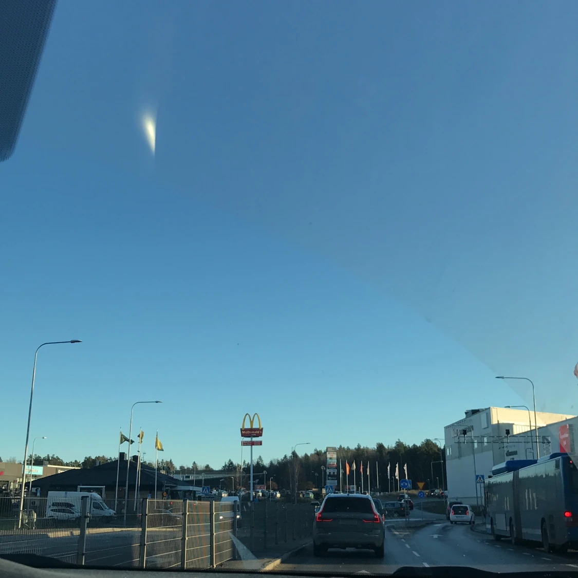 Om man köper så får man saken gratis - 90