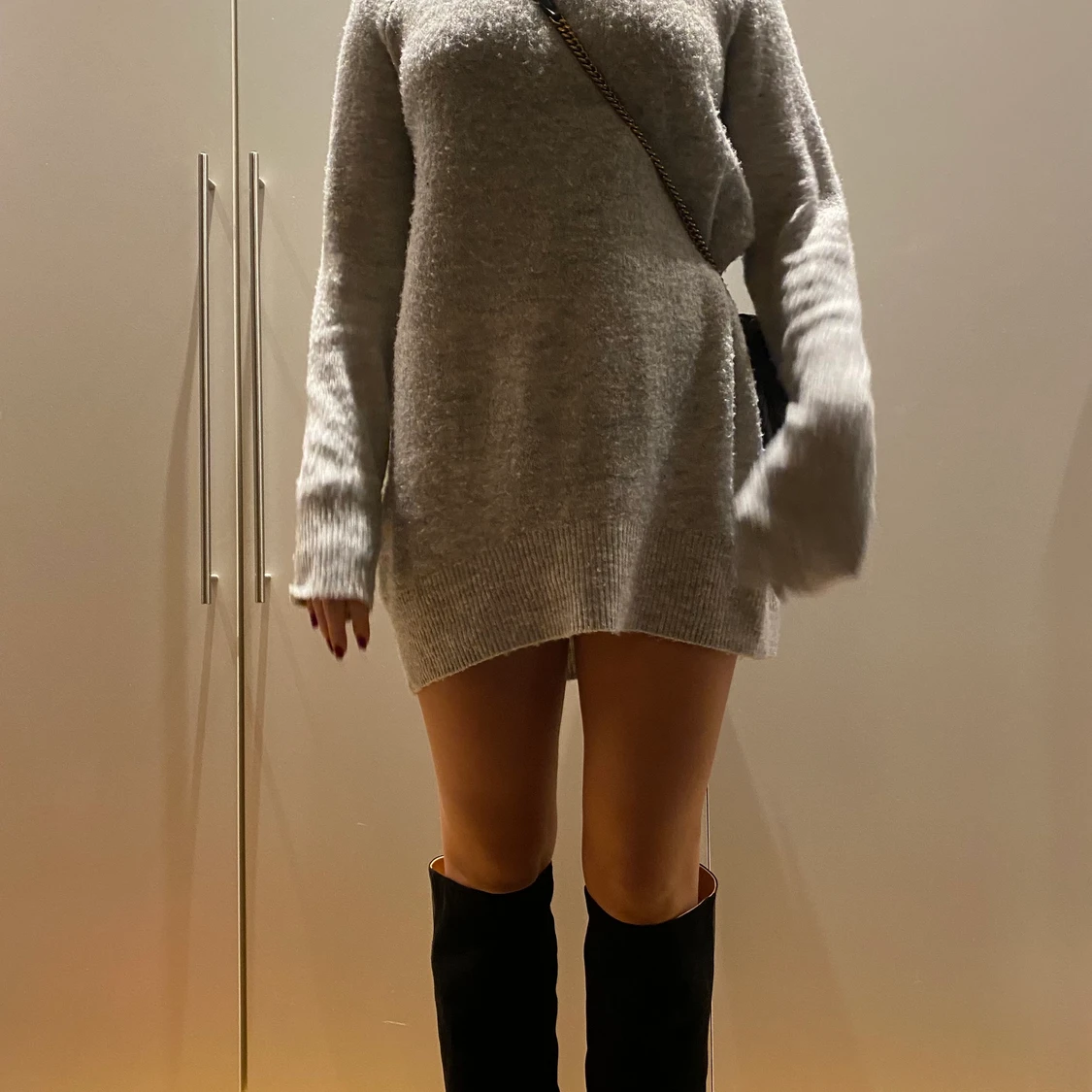 Stickad klänning med polokrage - 90