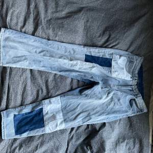Väldigt baggy jeans från shein. Använda max 5 gånger. Kan fraktas!