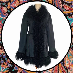 Vintage Penny Lane afghan-kappa - Från 70-talet, perfekt skick, äkta päls (som sagt vintage), supervarm mysig och elegant. Den är verkl i perfekt skick och passar s-m! Lite oversize på mig som är s! Köpt för 2000, pris kan diskuteras