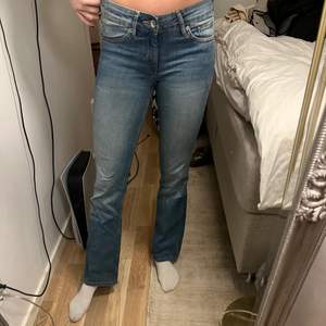 Bootcut jeans från H&M. Storlek 25/30