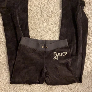 Juicy couture pants  - Juicy byxor, äkta!! Köpta på Plick med lappen kvar för 800kr ❤️
