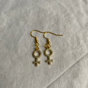 Öronhängen  - Frakten ligger på 13kr nyckelfria såklart 