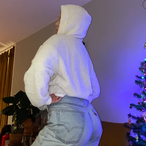 Fleece hoodie vit - Vit fleece hoodie köpt i NYC. Storlek M. Så mysig🥺