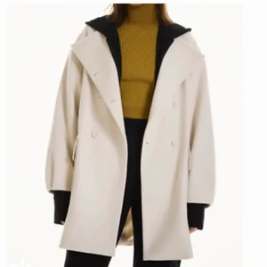 Kappa  - kappa från zara, storlek S den är stor och passar även de som brukar ha storlek M eller L. ordpris 699