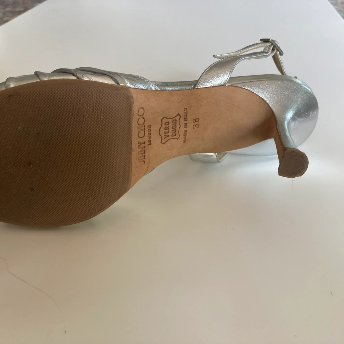 Jimmy Choo-sandal stl 38, passar 36,5/37 - 91