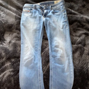 Diesel jeans - Tjena, säljer mina diesel jeans då dem blivit för små. Använd några få gånger, skick 9/10