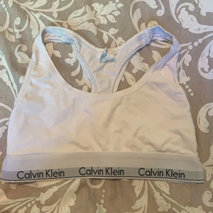 Calvin Klein top  - Storlek S, Använd 1-2 ggr
