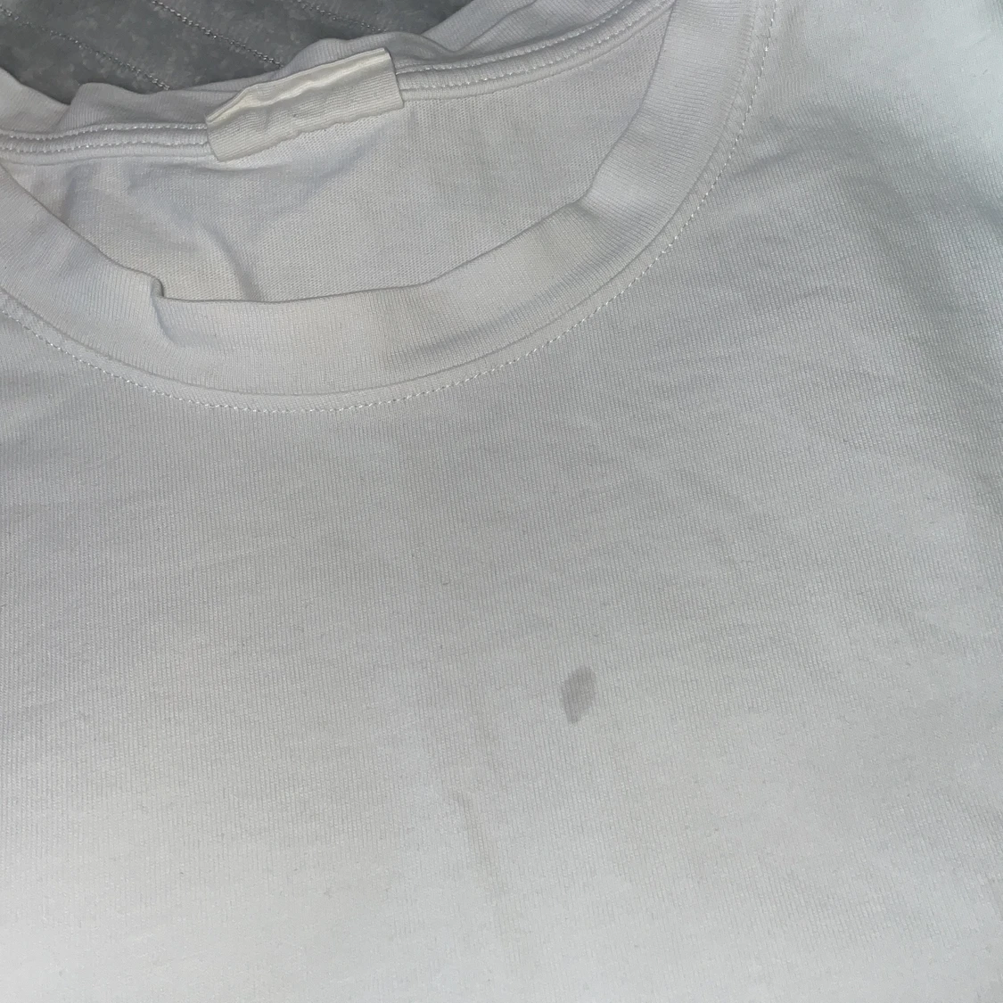 En svart och en vit t-shirt 2 för 1😜 - 90