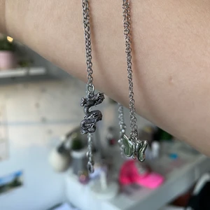 Halsband -  Respektive halsband: 30kr. Båda tillsammans: 50kr.💞