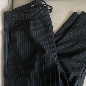 Kostymbyxor  - Jättefina kostymbyxor, använt ett fåtal gånger. Köparen står för frakt 