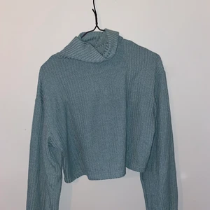 Polotröja - Grön stickad tröja med polokrage💕