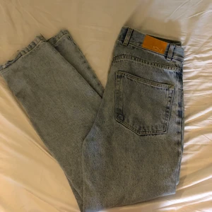 Polar jeans - Säljer mina polar jeans som jag köpte för nått år sedan för 1200kr. Har inte använt dom jättelänge och de är i bra skick. Storleken är 30/32