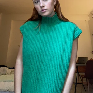 GANNI väst  - Väst i nyskick, använd ett fåtal gånger. Storlek s (väldigt oversized 🥳