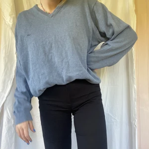 Sweatshirt  - Sweatshirt köpt secondhand för 200kr! I gott skick:) Köpare står för frakt💘