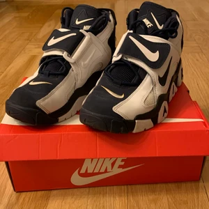 Nike air  - Selling my Nike sneakers they just been collecting dust worn few times