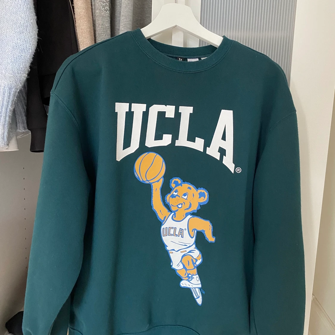 Collage tröja från HM💗💗  - 90