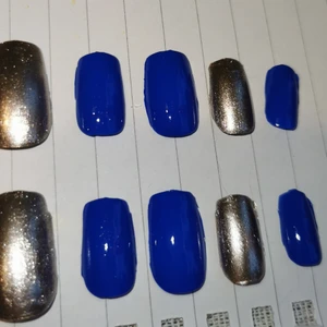 Lösnaglar - Nyår - Superfina lösnaglar som passar till nyår ✨ Kolla min bio för mer info😊