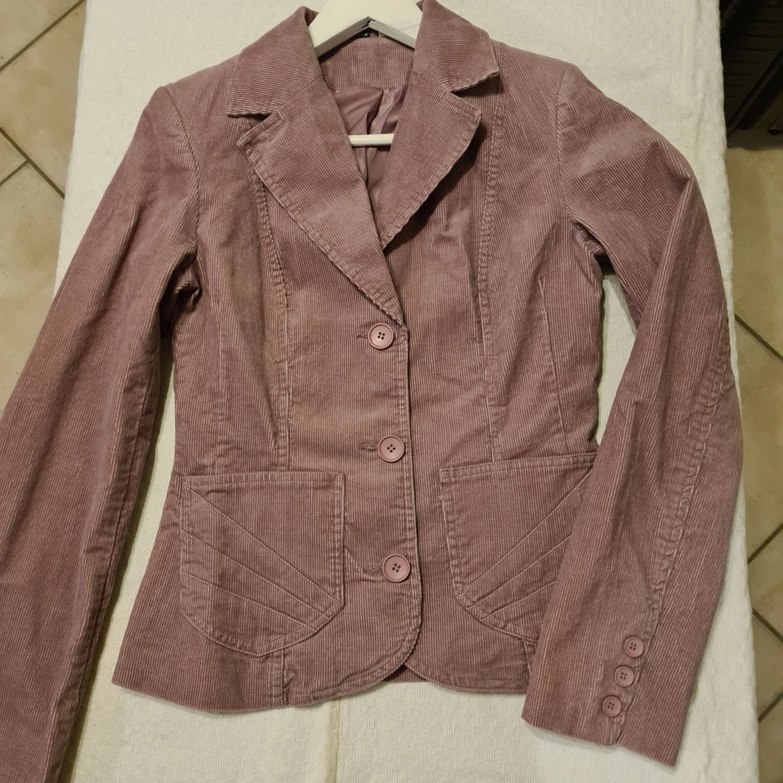 Rosa manshesterkavaj i strl 36 - 90