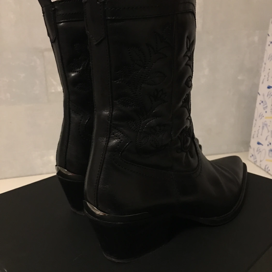 Låga cowboyboots från Massimo Dutti  - 90