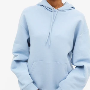 Ljus blå hoodie - Säljer en ljus blå hoodie från Ellos💙