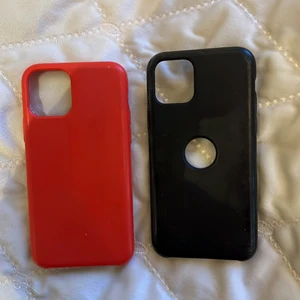 Skal för iPhone 11 pro - Som nya, köp båda för 50 eller 1 för 30 RÖD SÅLD