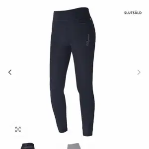 Säljer mina kingsland ridtights. De är i fint skick. Har en liten fläck men inget märkvärdigt. Köpte för 1300kr. Slutsålda på svenskridport! Hör av er vid fler bilder och intresse💞