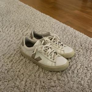 VEJA - Säljer mina snygga veja 