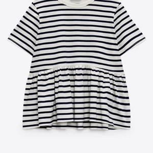 Populär zara tröja - Fint skick , använd 1 gång! Inte min stil längre ❤️