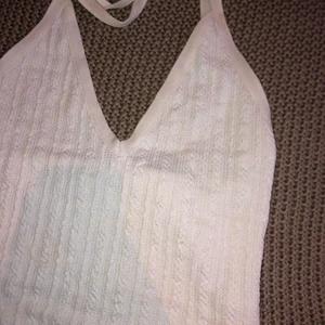 Zara linne - Super fin topp från zara 60 kr 🥰  OBS då intresset varit så stort och många bud säljer jag toppen för 250 inklusive spårbar frakt (66kr) 