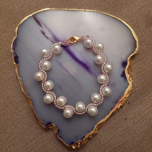 Handgjort pärlarmband - Pärlarmband som jag gjort själv. 18,5cm