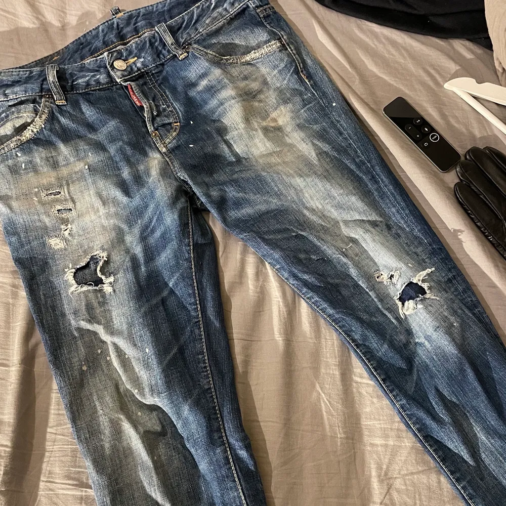 Äkta Dsquared2 jeans rätt bra skick lite flaws. Jeans & Byxor.