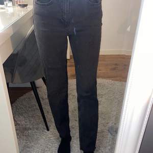 Svarta jeans från lindex, säljer då de inte kommer till användning 
