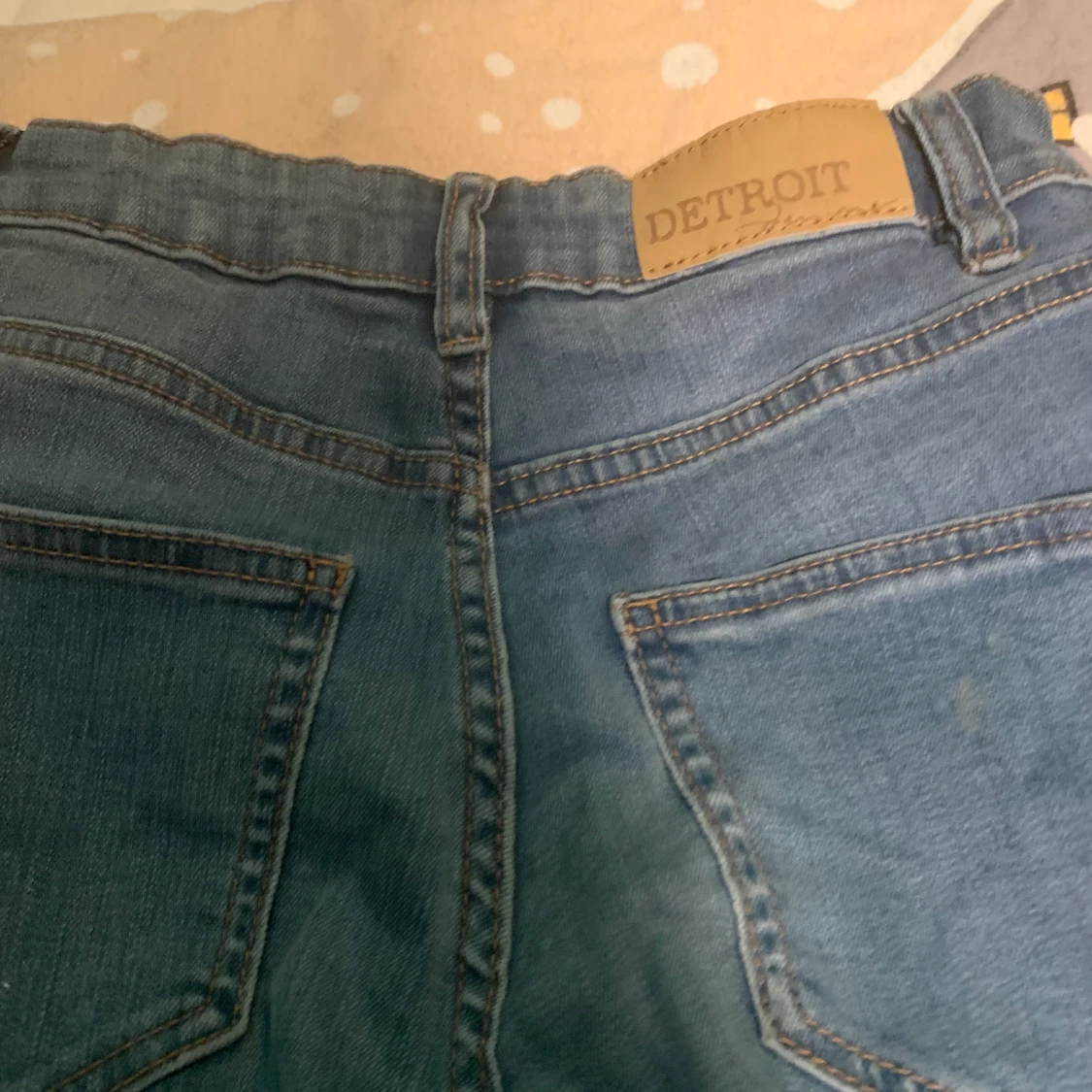 Blåa jeans ifrån LINDEX. - 91