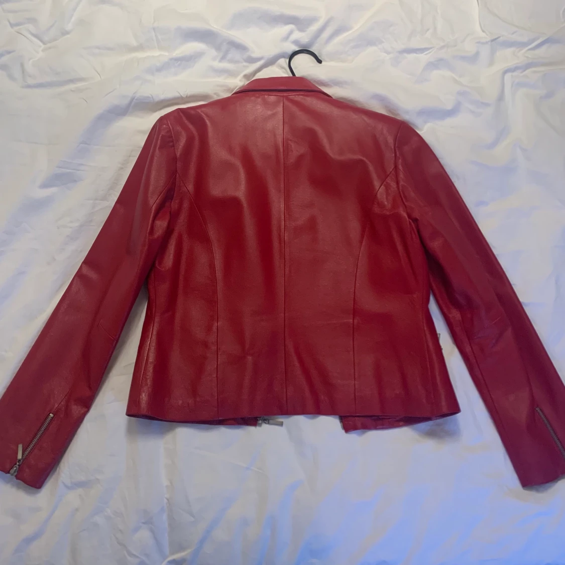 Röd läderjacka - 90