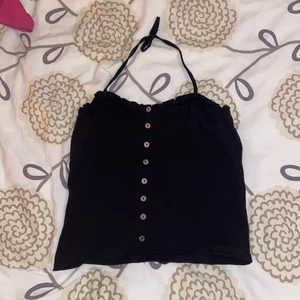 Halterneck topp - Så fin halterneck topp från Nelly i storlek S👌🏼