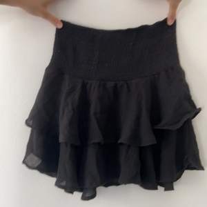 Super söt och fin volang kjol från shein. Använd fåtal gånger eftersom jag köpte en annan. 