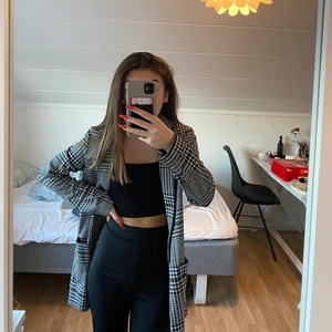 Kappa -  Säljer min kappa för 85kr plus frakt 66kr. Använd fåtal gånger men inget som syns!