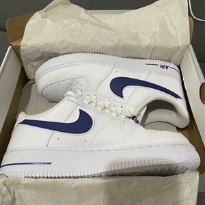 Helt slutsålda Air force 1  - Skick 9/10 endast använda 1 gång utomhus 