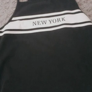 Hm srl XS - Här som ni ser så säljer jag en new York linne från H&M i storlek 151 tar emot kontanter💞