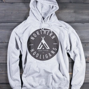 S - Fin hoodie med bra passform som tyvär inte kommer till användning, pris kan diskuteras