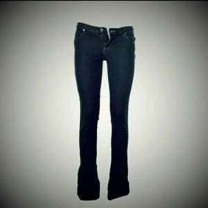 Snygga Gina jeans boot cut,stl 27/34