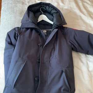 Canada goose jacka - Storlek xs men passar S