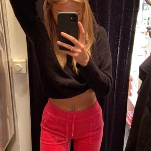 Juicy couture  - Säljer dessa juicy byxor, köpte för Max en månad sen men insåg att det inte var min färg av byxor. Byxorna är i storlek S och superbra längd. Är även öppen för färg byten