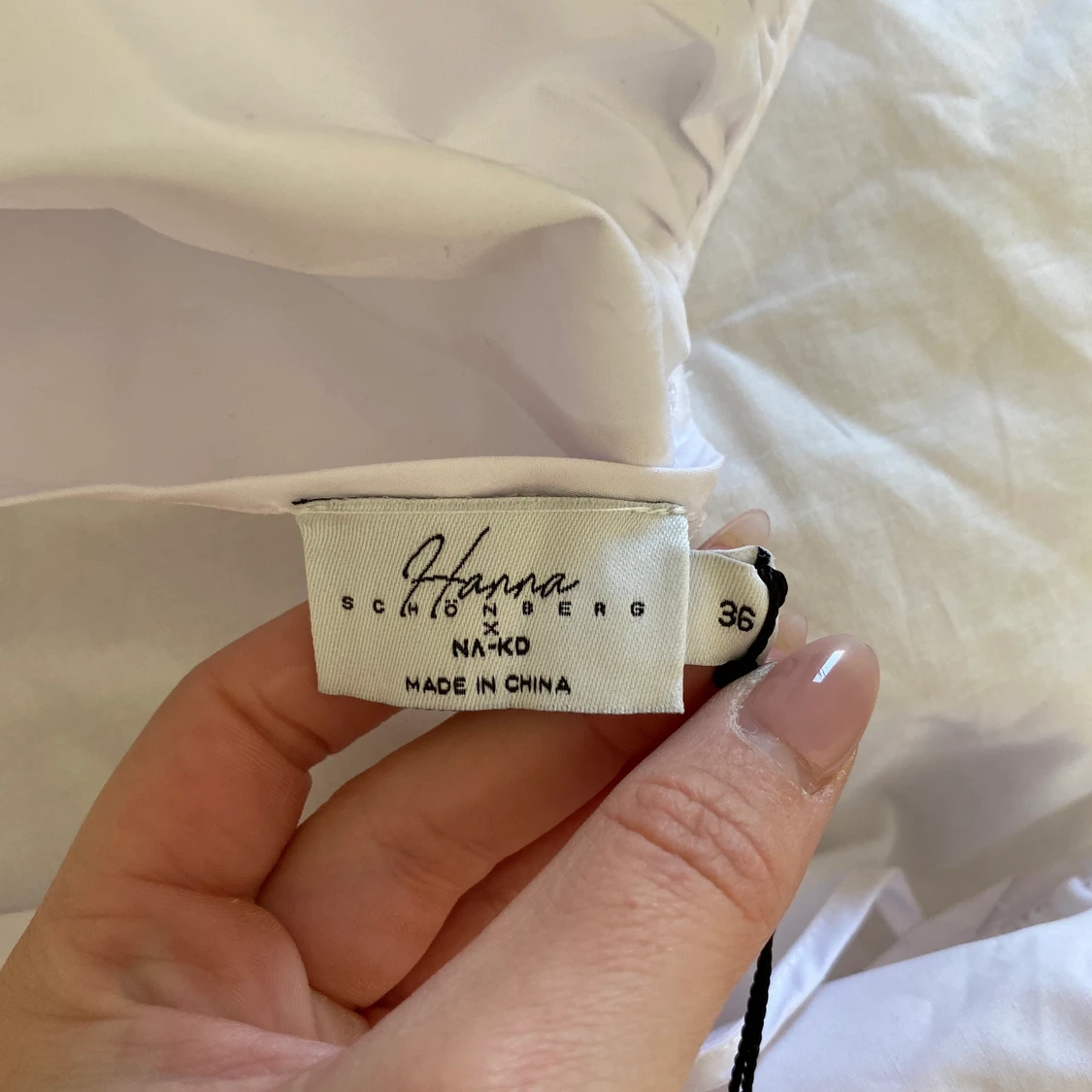 Vit blus från Hanna Schönberg x NAKD - 91