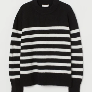 Randig tröja - Säljer min randiga tröja från H&M då den inte kommer till användning.