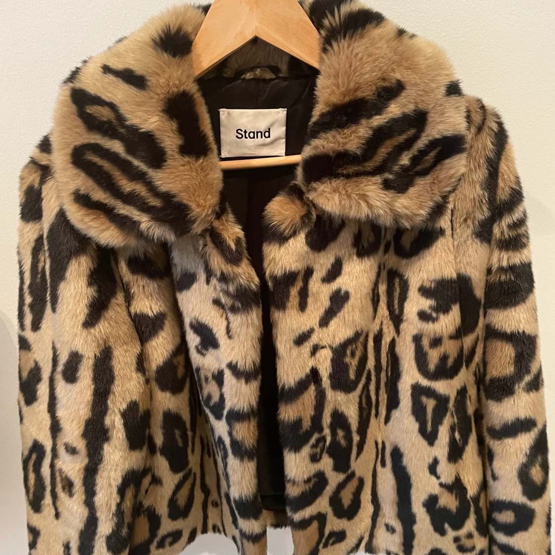 Leopardjacka från stand - 90