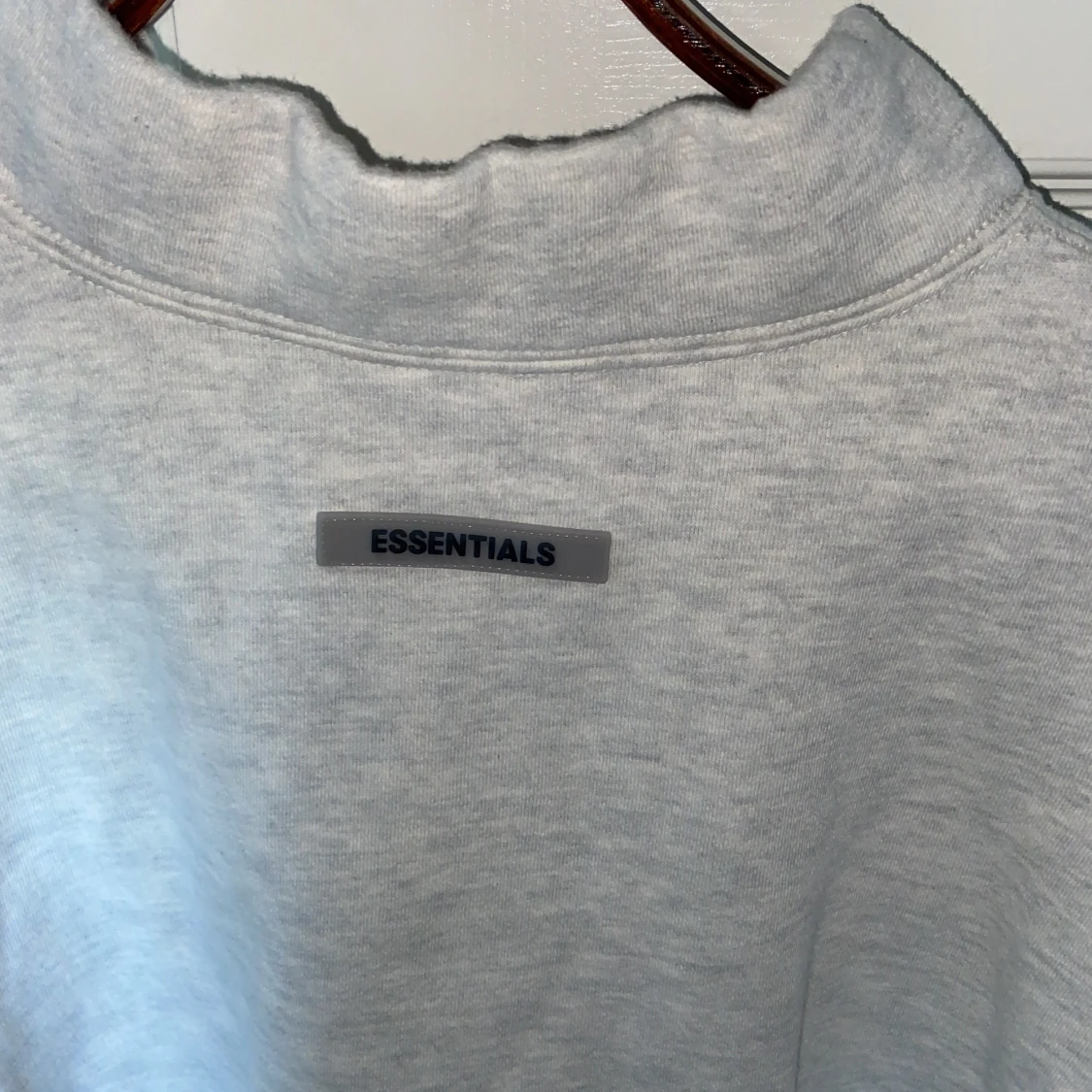 ESSENTIALS Sweatshirt Herr (M) (Äkta) - 91