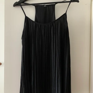 TOPP HM - En söt plisserad topp från HM.