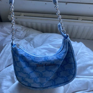 Juicy Couture  - Väska i så fint skick. Läggs upp igen pga oseriös köpare.